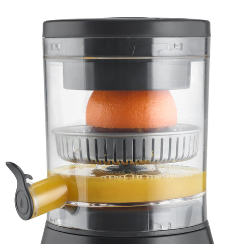 Orange being pressed inside the CASO CP 400 Citrus Lift